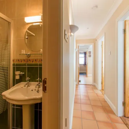 Leenane Apartman *